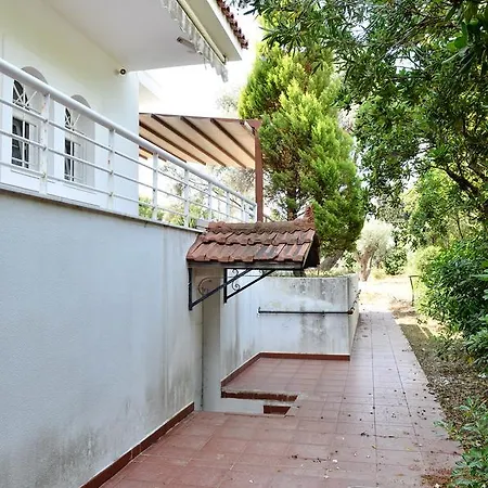 Villa Drosia Sleeps 10 *